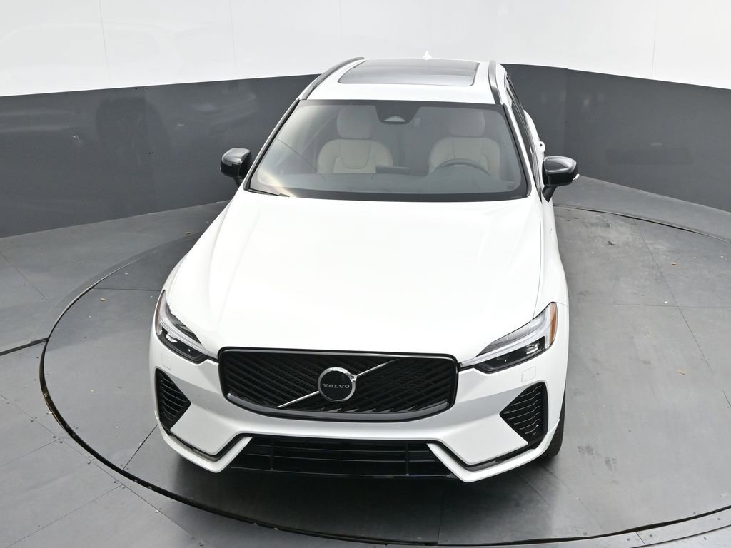 New 2026 Volvo XC60 T8 Core w/ Climate Package image 31