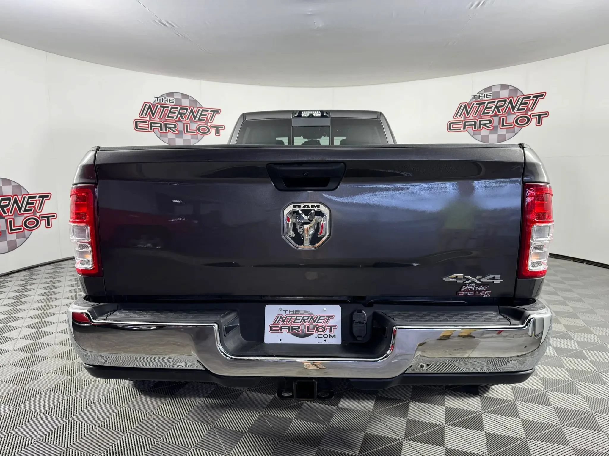 Used 2024 RAM 3500 Tradesman w/ Chrome Appearance Group AWD/4WD image 6