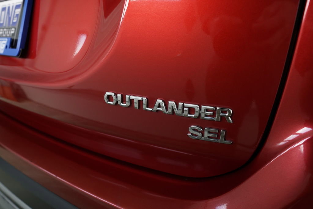 Used 2019 Mitsubishi Outlander SEL AWD/4WD image 14