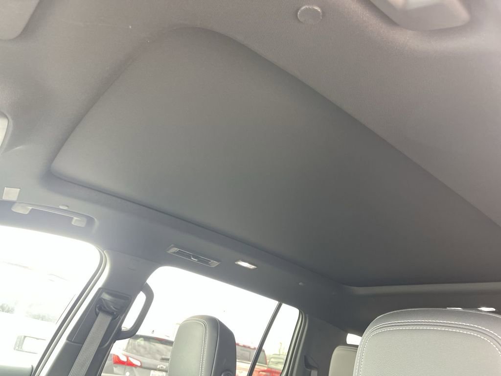 New 2026 Chevrolet Traverse LT w/ Sun and Wheel Package image 22