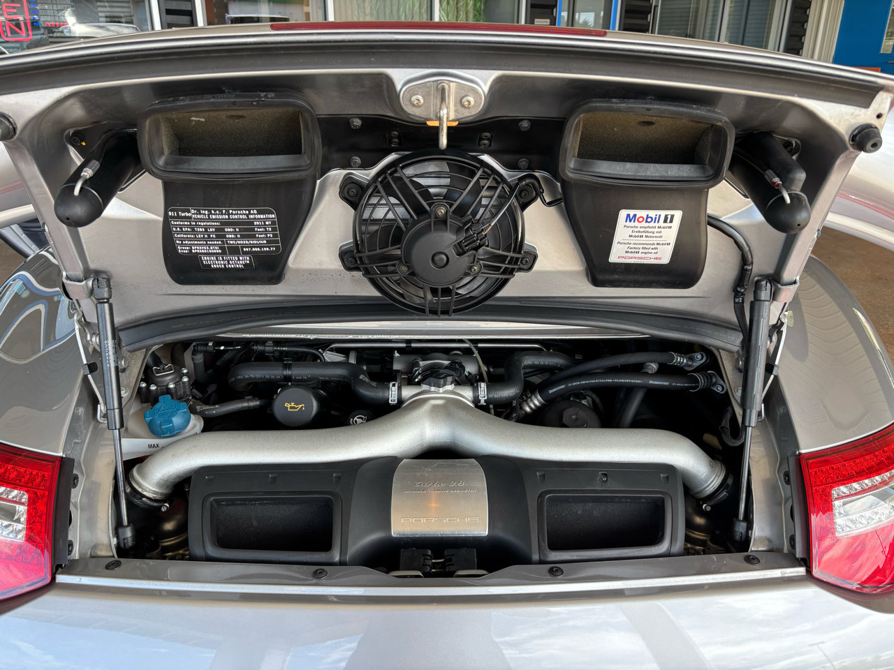 Used 2011 Porsche 911 Turbo image 35