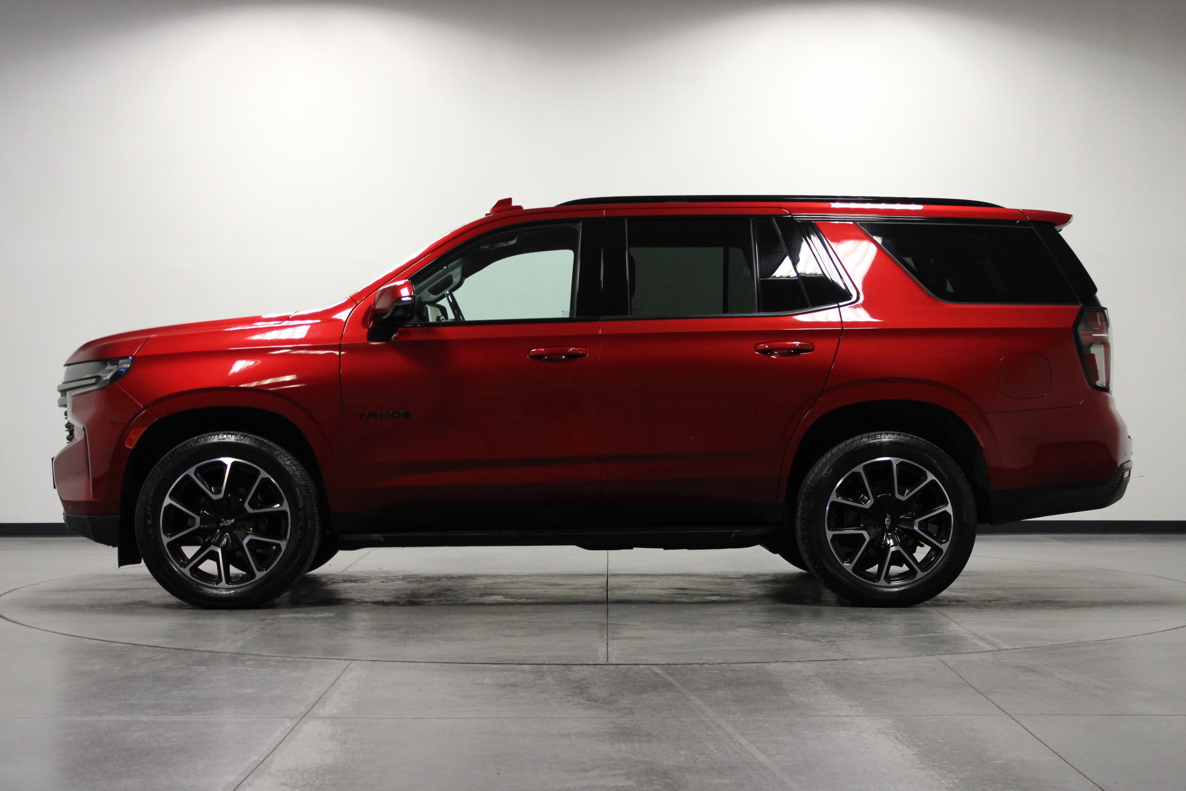 Used 2021 Chevrolet Tahoe RST w/ Luxury Package image 7