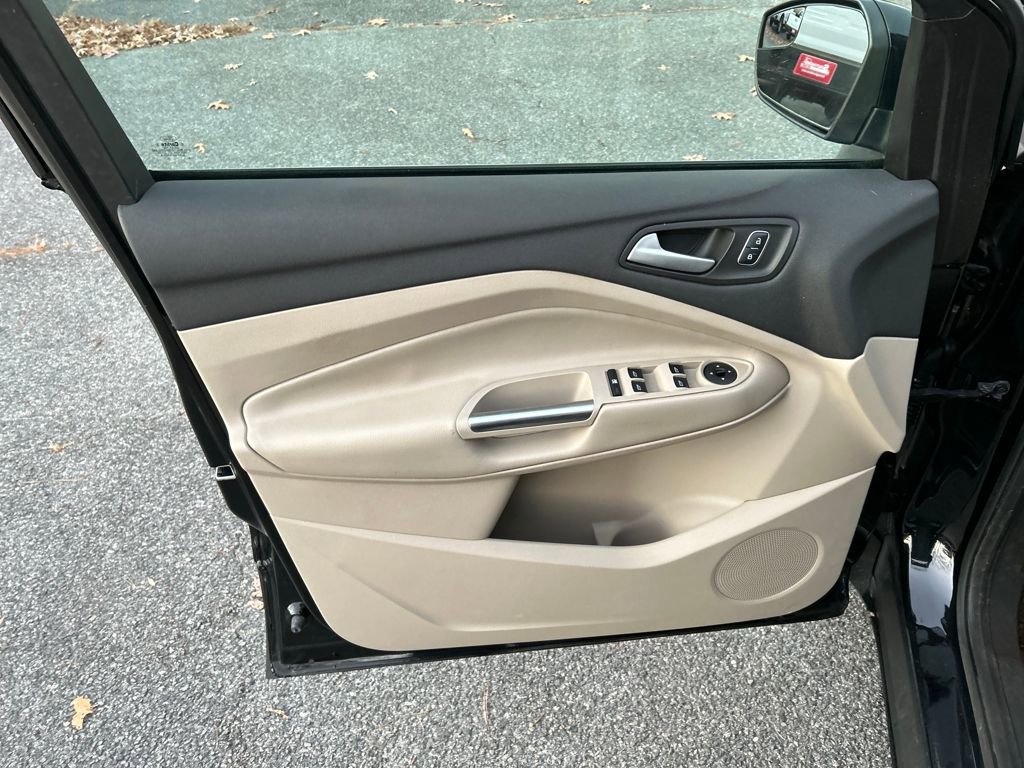 Used 2018 Ford Escape SE w/ SE Sync 3 Package image 14