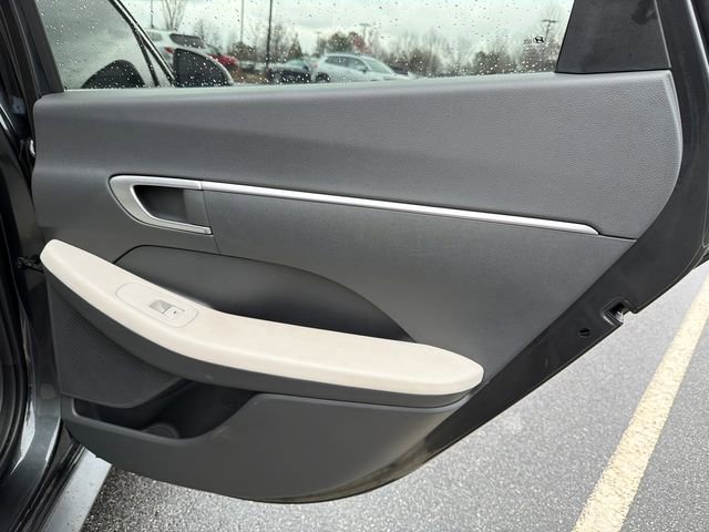 Used 2023 Hyundai Sonata SE image 16