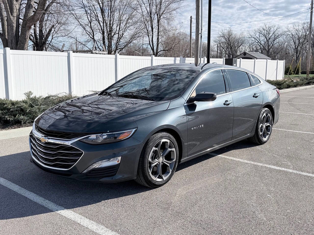 Used 2021 Chevrolet Malibu LT image 2