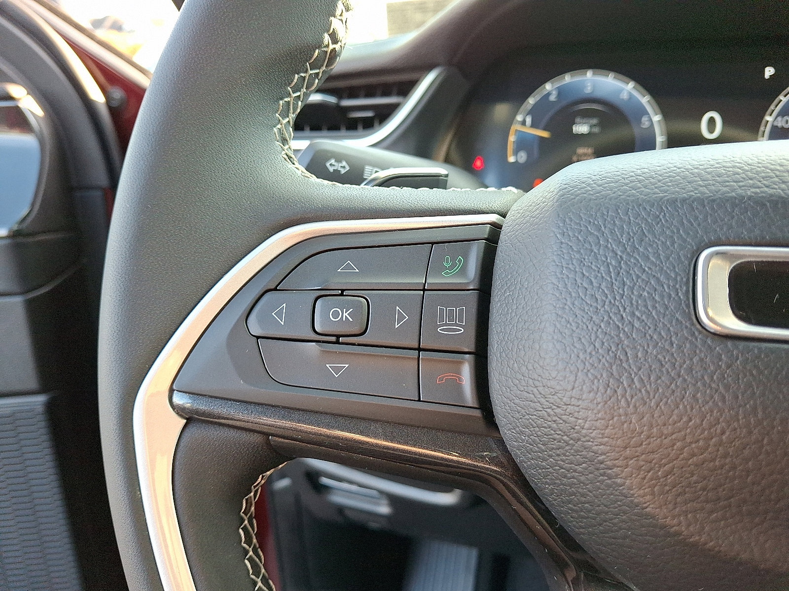 Used 2023 Jeep Grand Cherokee Laredo image 19