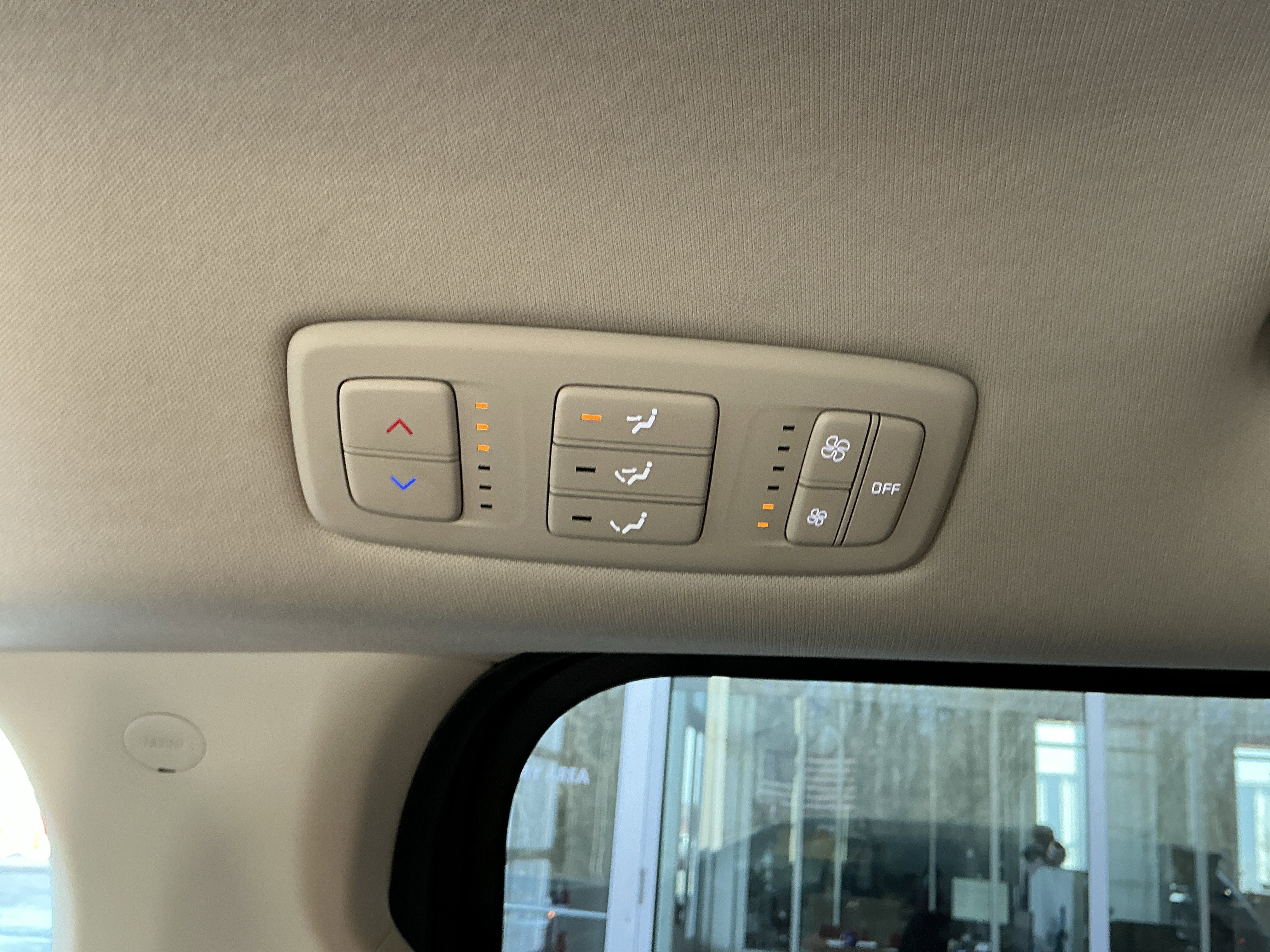 Used 2022 Kia Carnival LX image 30