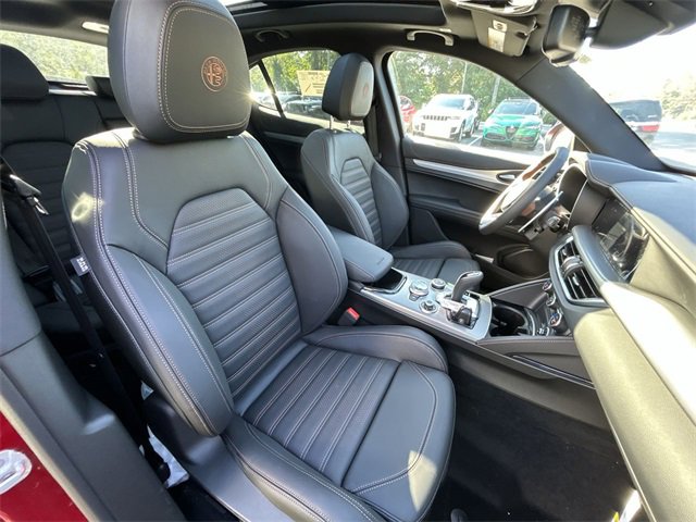 New 2025 Alfa Romeo Stelvio Sprint image 15