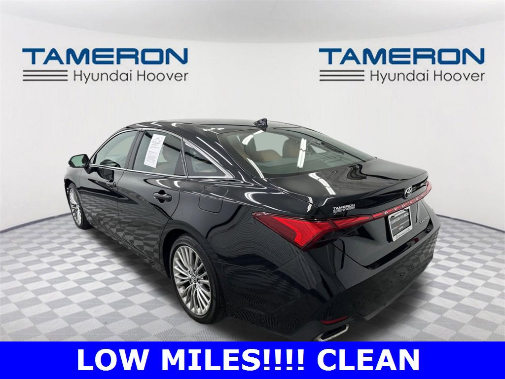 Used 2019 Toyota Avalon Limited image 3