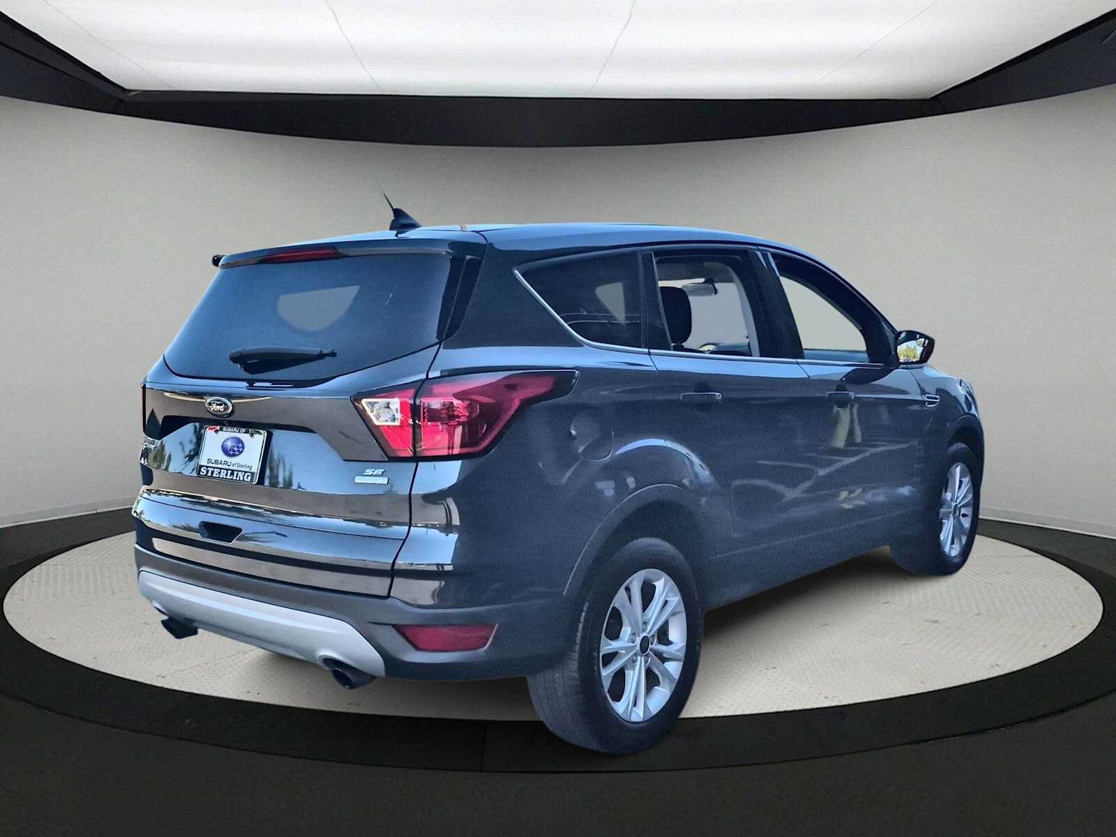 Used 2019 Ford Escape SE FWD image 8
