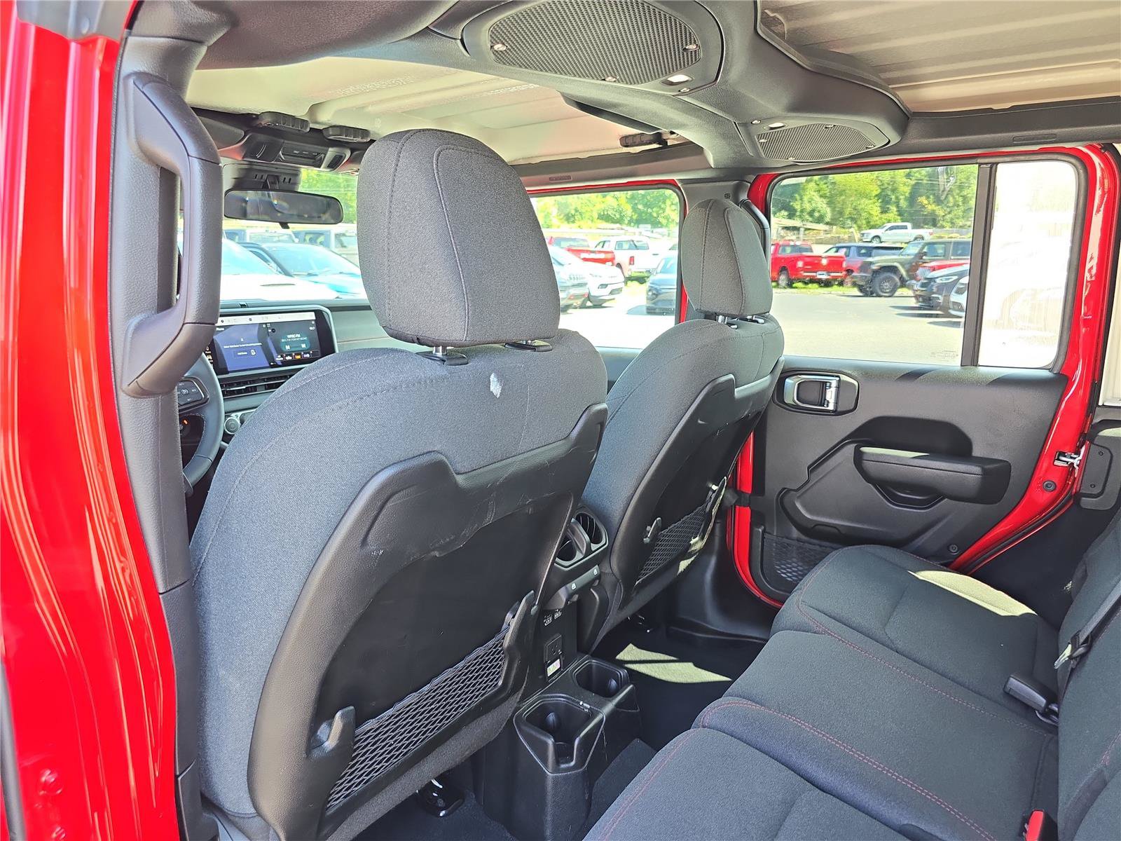 Used 2026 Jeep Wrangler Unlimited Rubicon AWD/4WD image 16