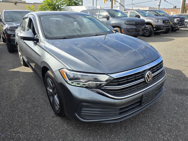 Used 2022 Volkswagen Jetta SE