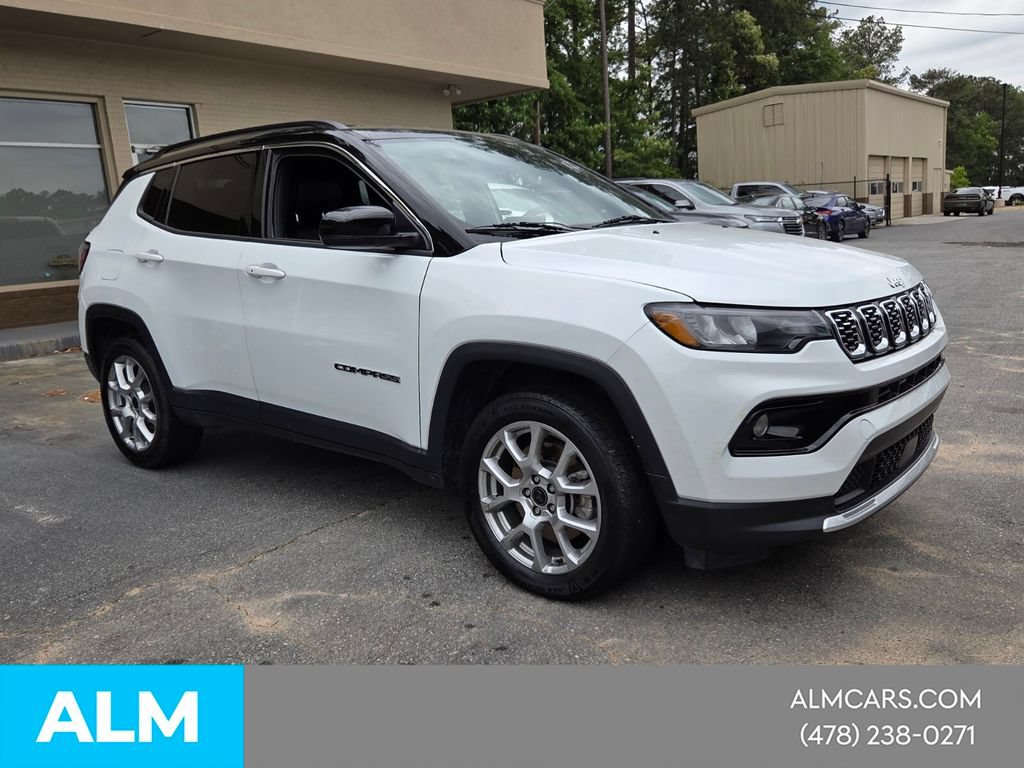 Used 2025 Jeep Compass Limited AWD/4WD image 17
