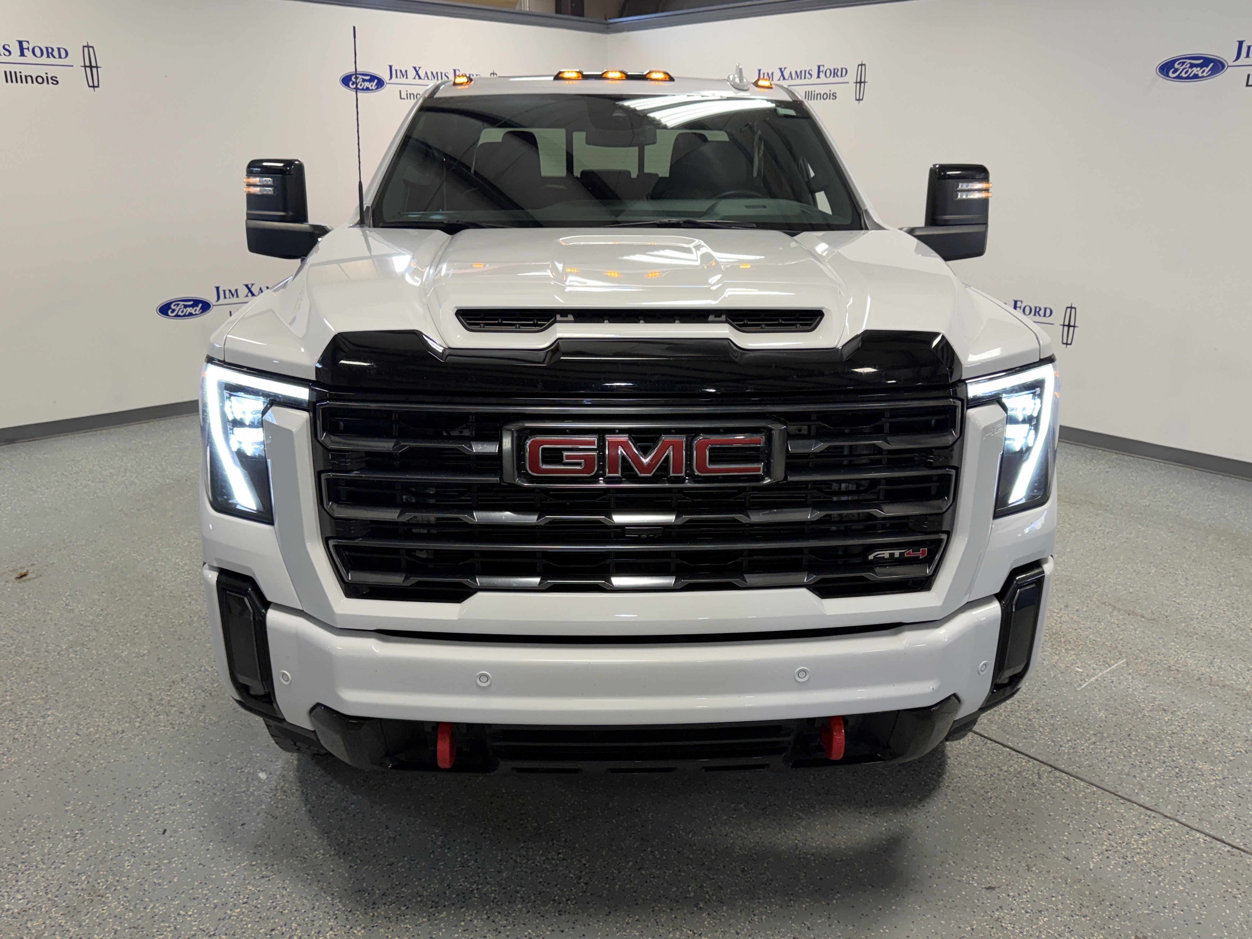 Used 2024 GMC Sierra 2500 AT4 w/ AT4 Preferred Package image 2