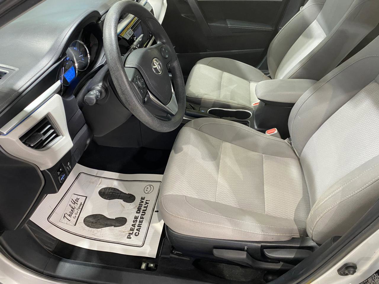 Used 2015 Toyota Corolla LE image 10