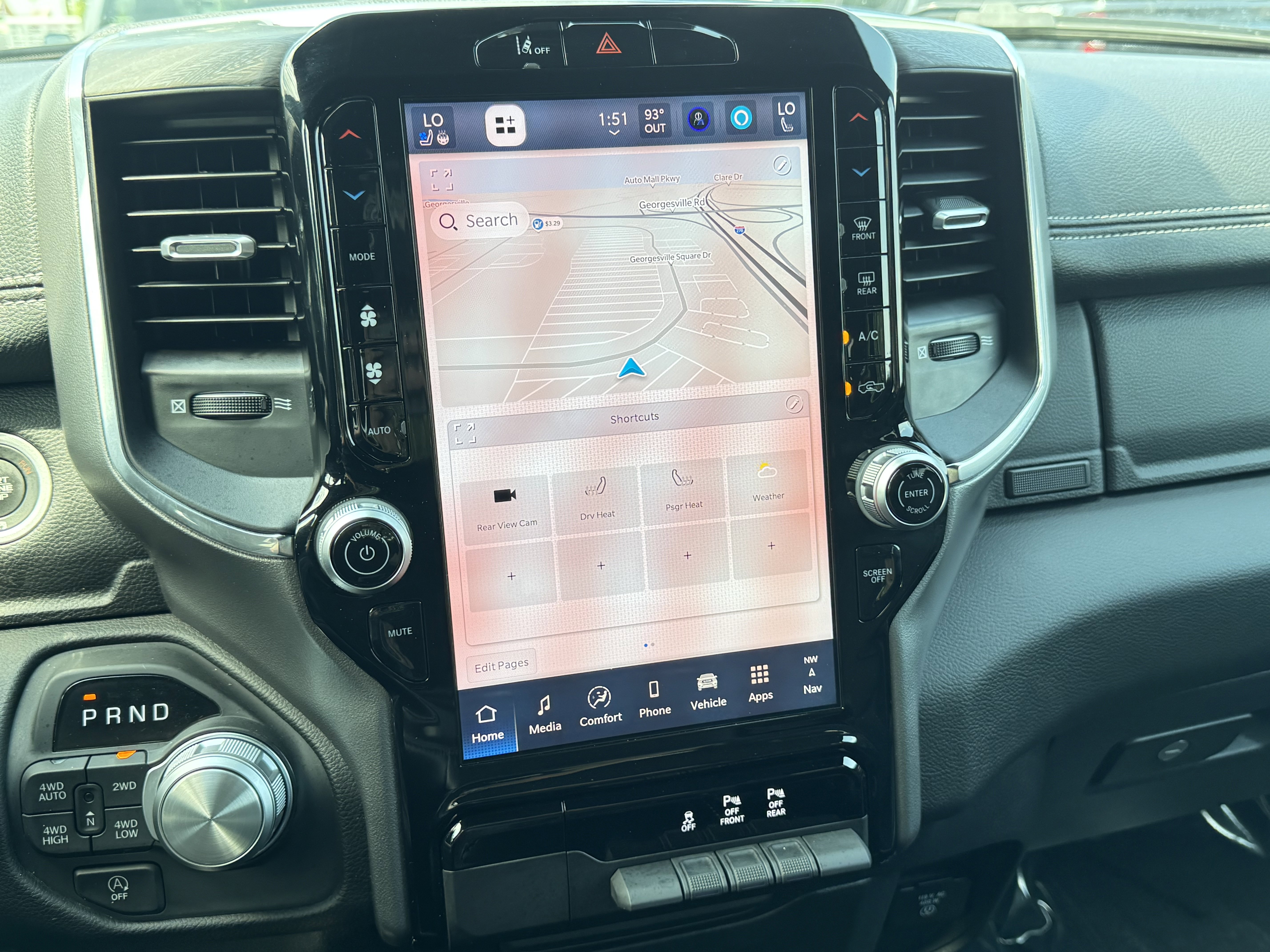 Used 2025 RAM 1500 Laramie image 27