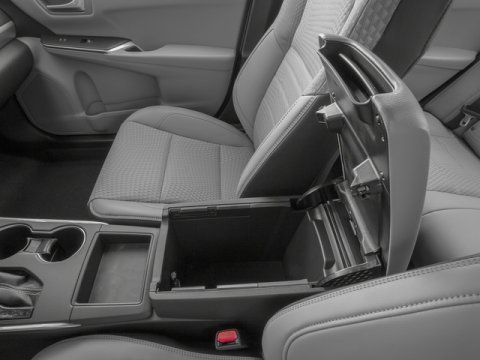 Used 2017 Toyota Camry SE w/ Moonroof Package FWD image 21