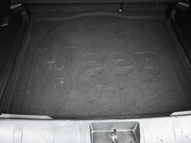 Used 2015 Jeep Renegade Latitude image 13