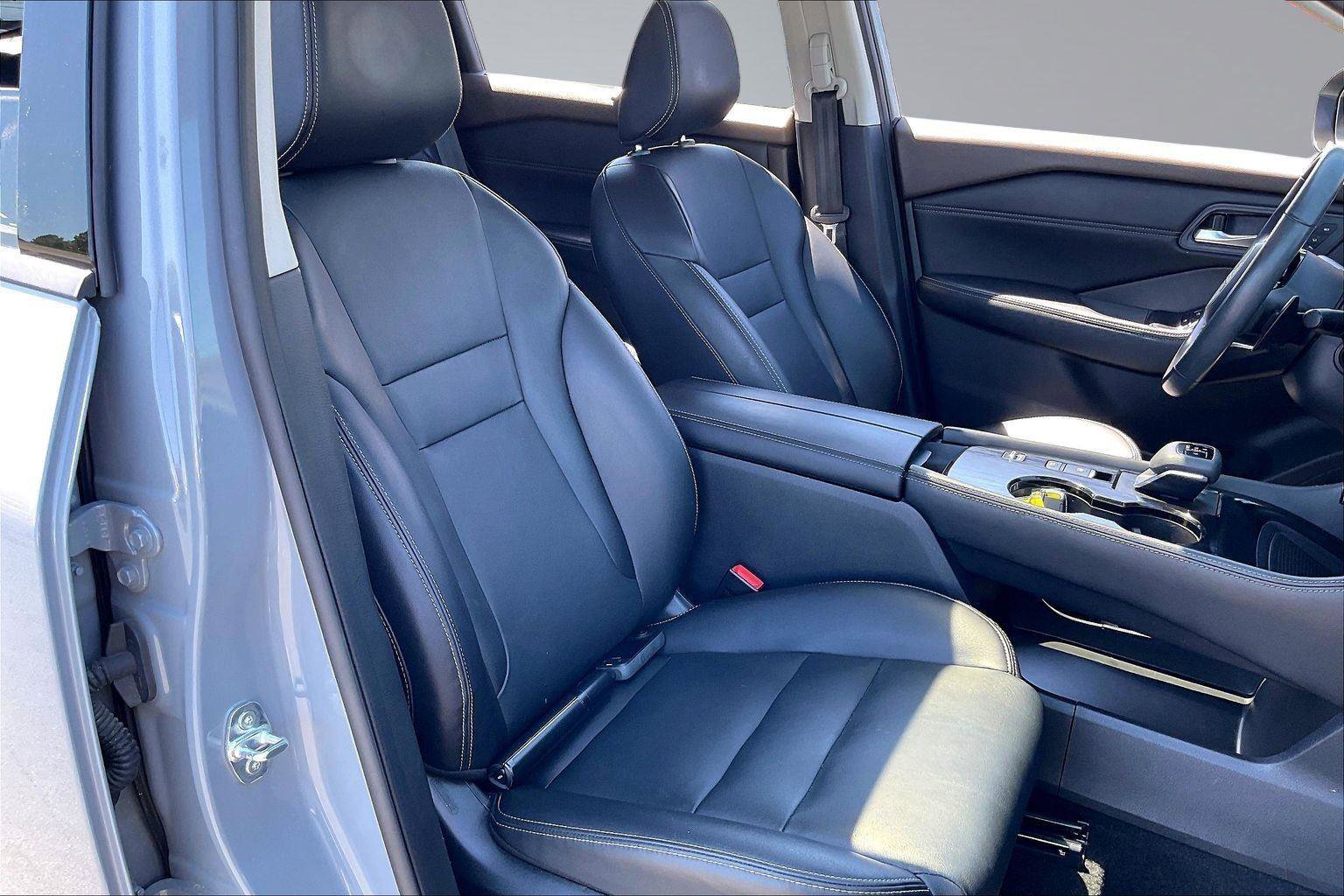Certified 2023 Nissan Rogue SL w/ SL Premium Package FWD image 8