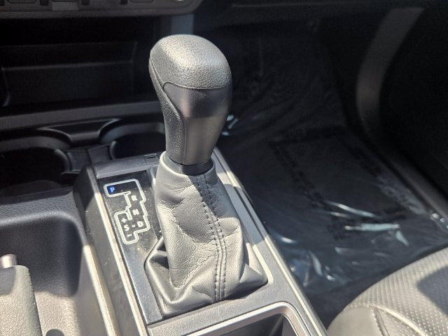 Used 2022 Toyota Tacoma SR w/ SR Convenience Package RWD image 17