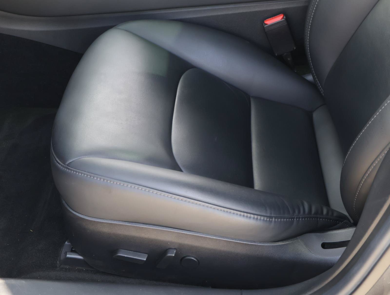 Used 2018 Tesla Model 3 Long Range RWD image 12