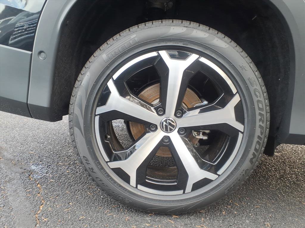 New 2025 Volkswagen Tiguan SE image 5