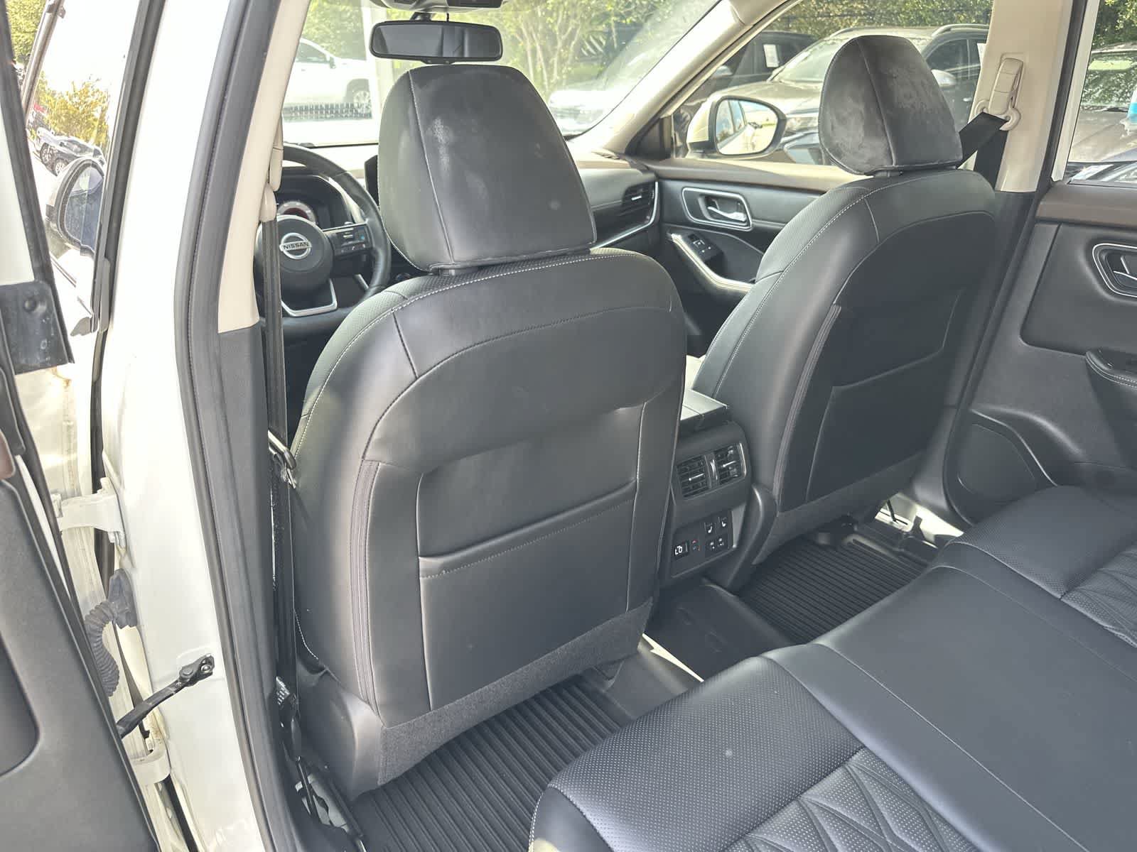 Used 2021 Nissan Rogue Platinum AWD/4WD image 16