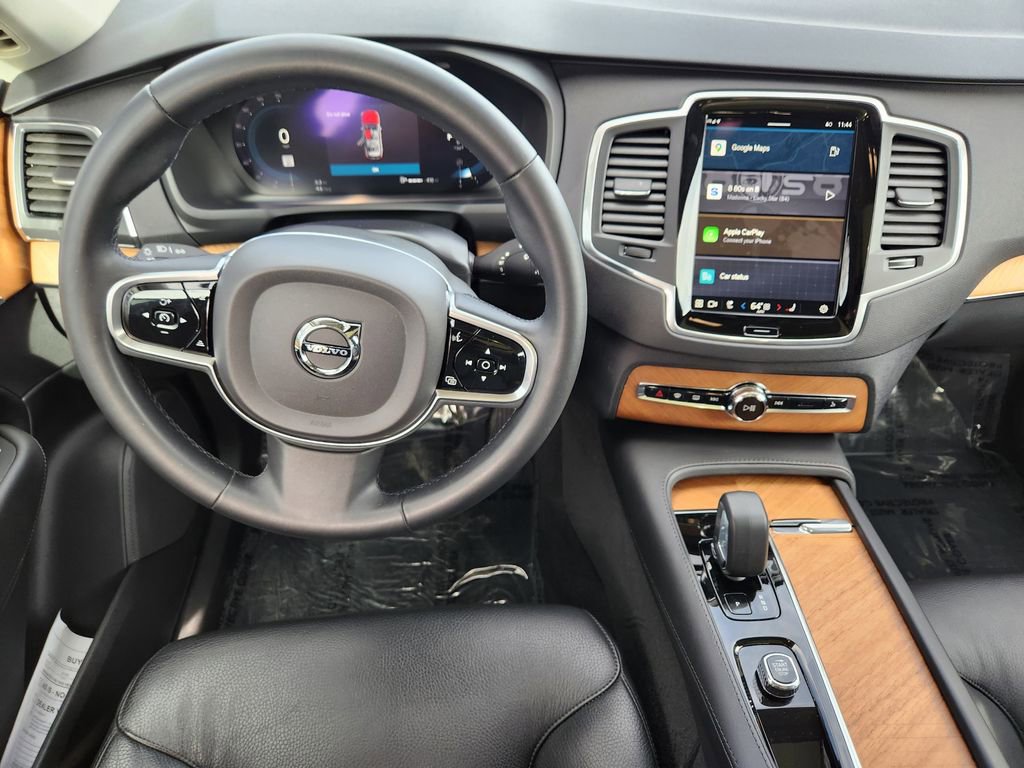 Used 2023 Volvo XC90 B6 Core w/ Protection Package Premier image 3