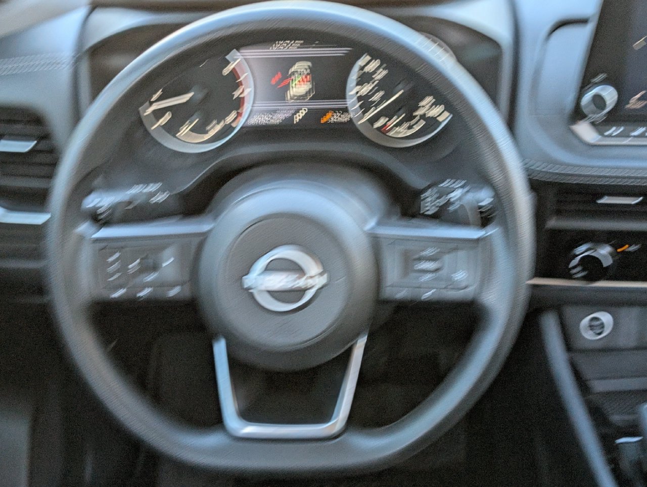 Used 2023 Nissan Rogue S FWD image 11