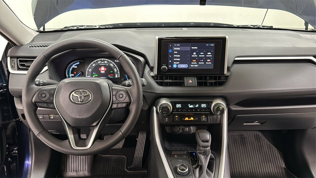 Used 2025 Toyota RAV4 XLE image 9