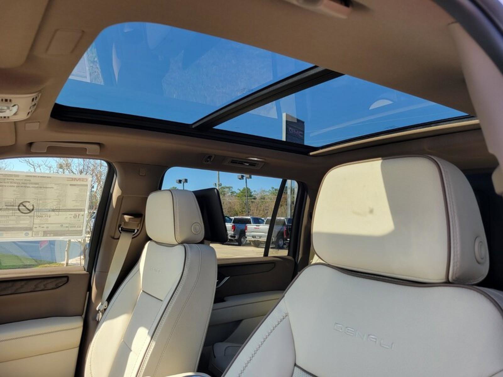 New 2026 GMC Yukon XL Denali w/ Denali Reserve Package image 26