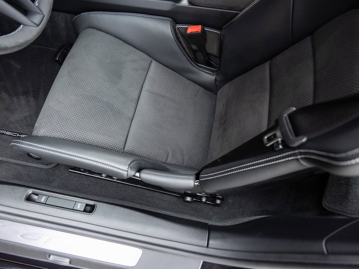 Certified 2024 Porsche 911 GT3 image 22