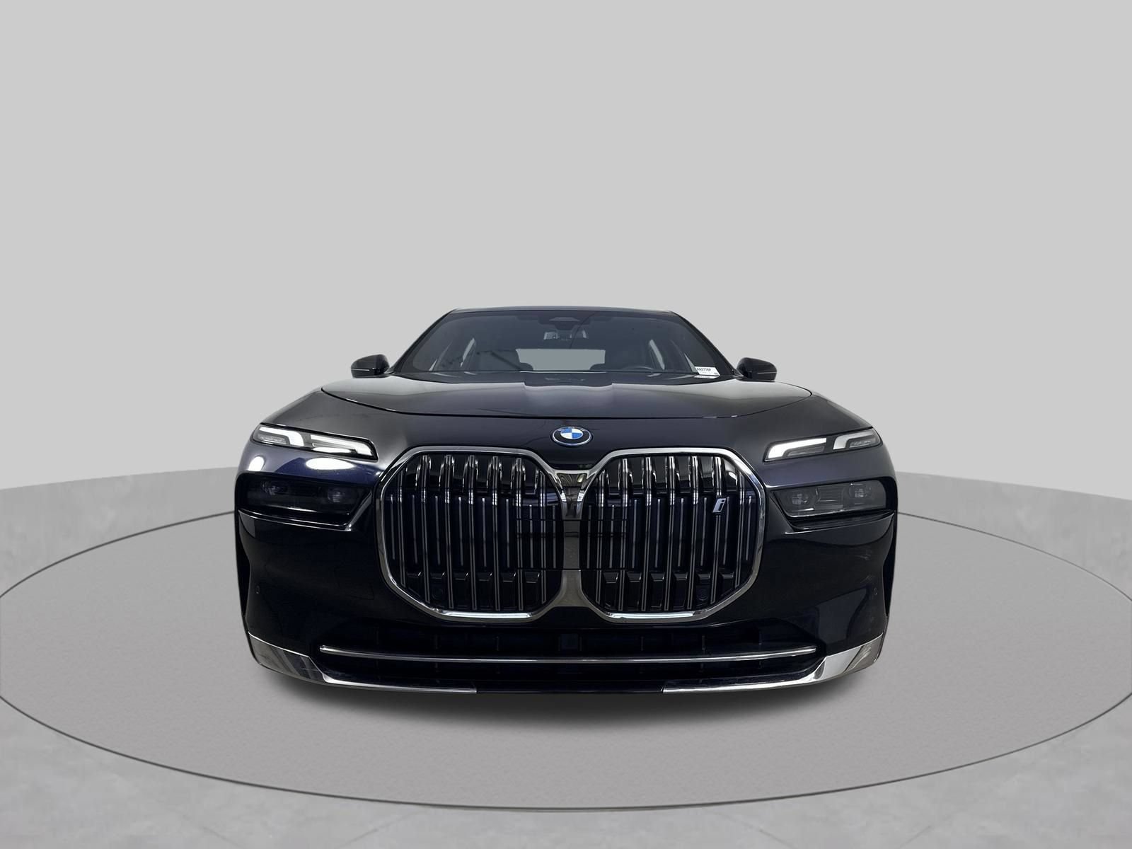 Used 2023 BMW i7 xDrive60 AWD/4WD image 25