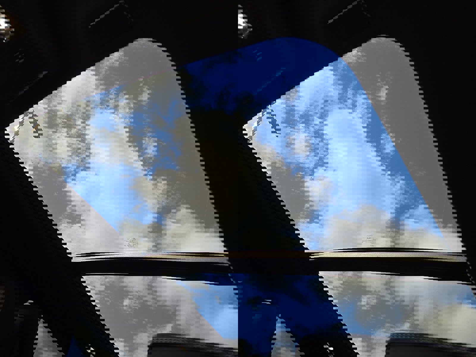 Used 2025 GMC Yukon AT4 Ultimate w/ LPO, Floor Liner Package image 15