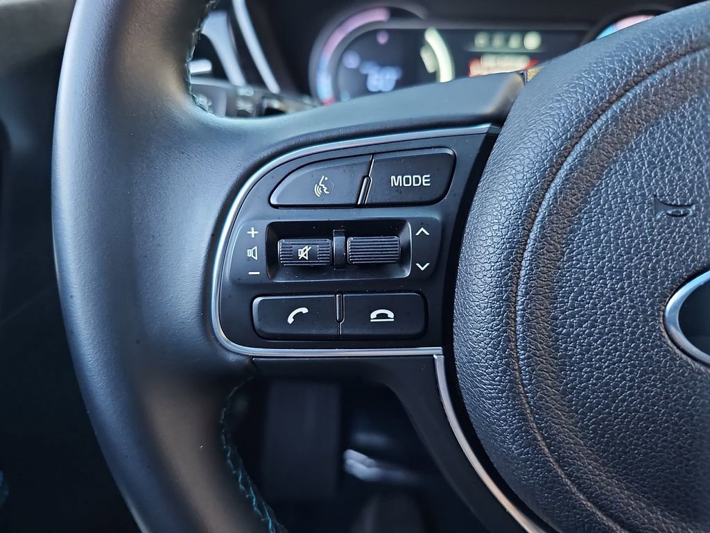 Used 2021 Kia Niro EX Premium image 11