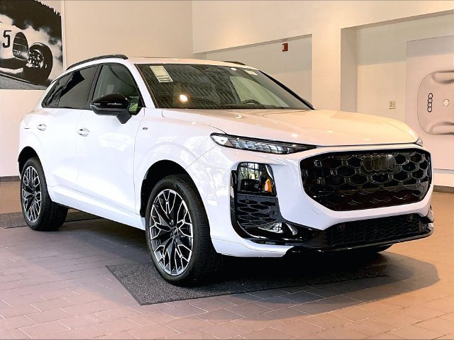New 2026 Audi Q3 quattro 2.0T AWD/4WD image 1