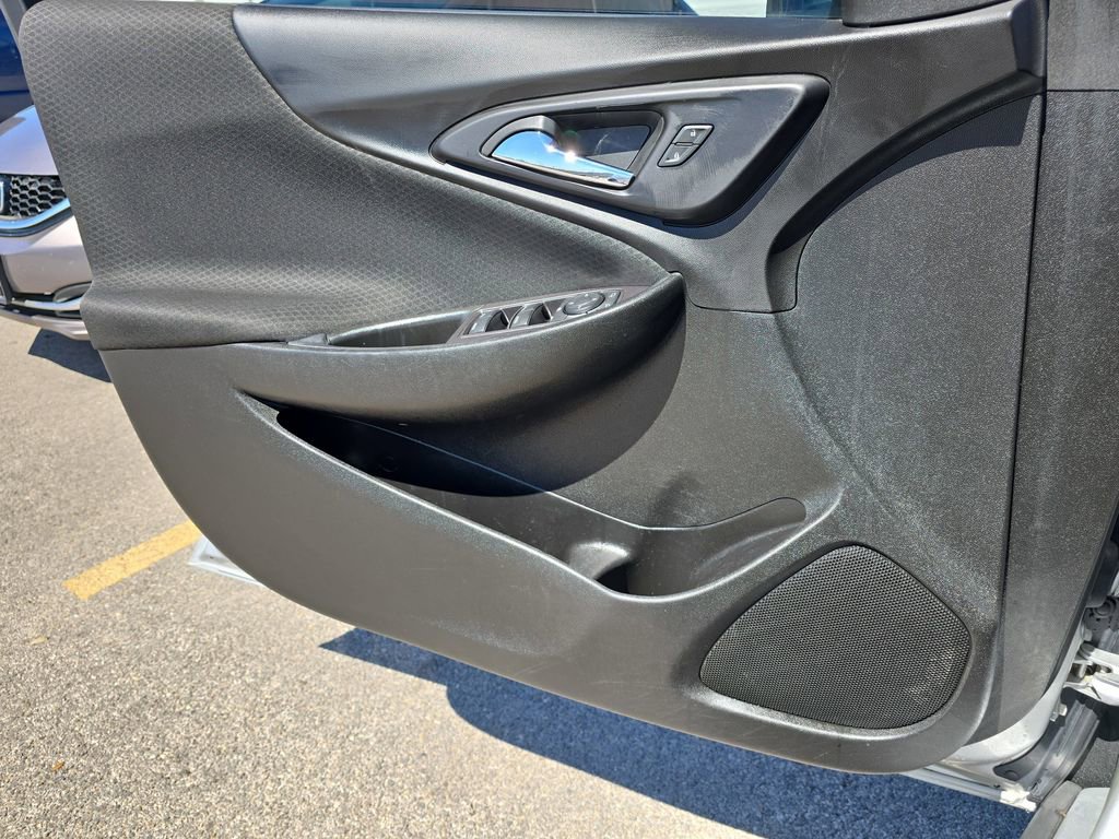 Used 2020 Chevrolet Malibu LT image 25