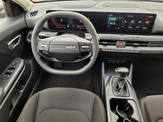New 2026 Kia K4 FWD image 8