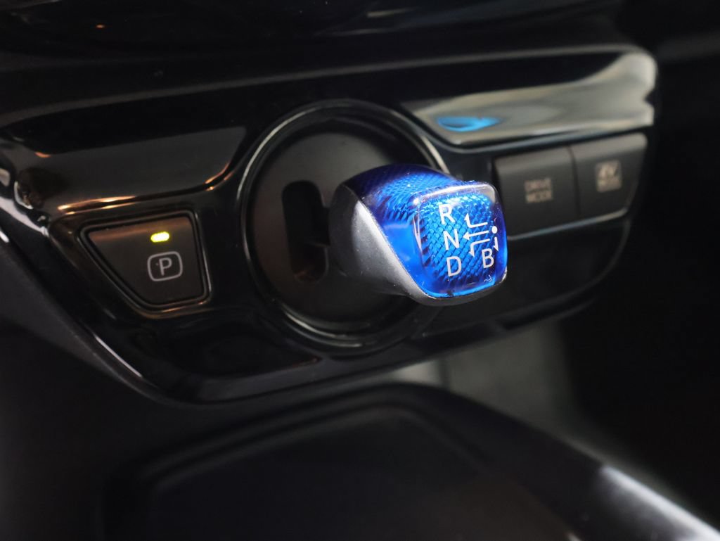 Used 2022 Toyota Prius LE AWD/4WD image 30