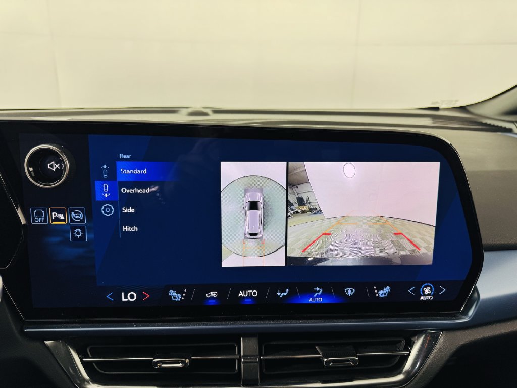 Used 2024 Chevrolet Equinox EV LT AWD/4WD image 15