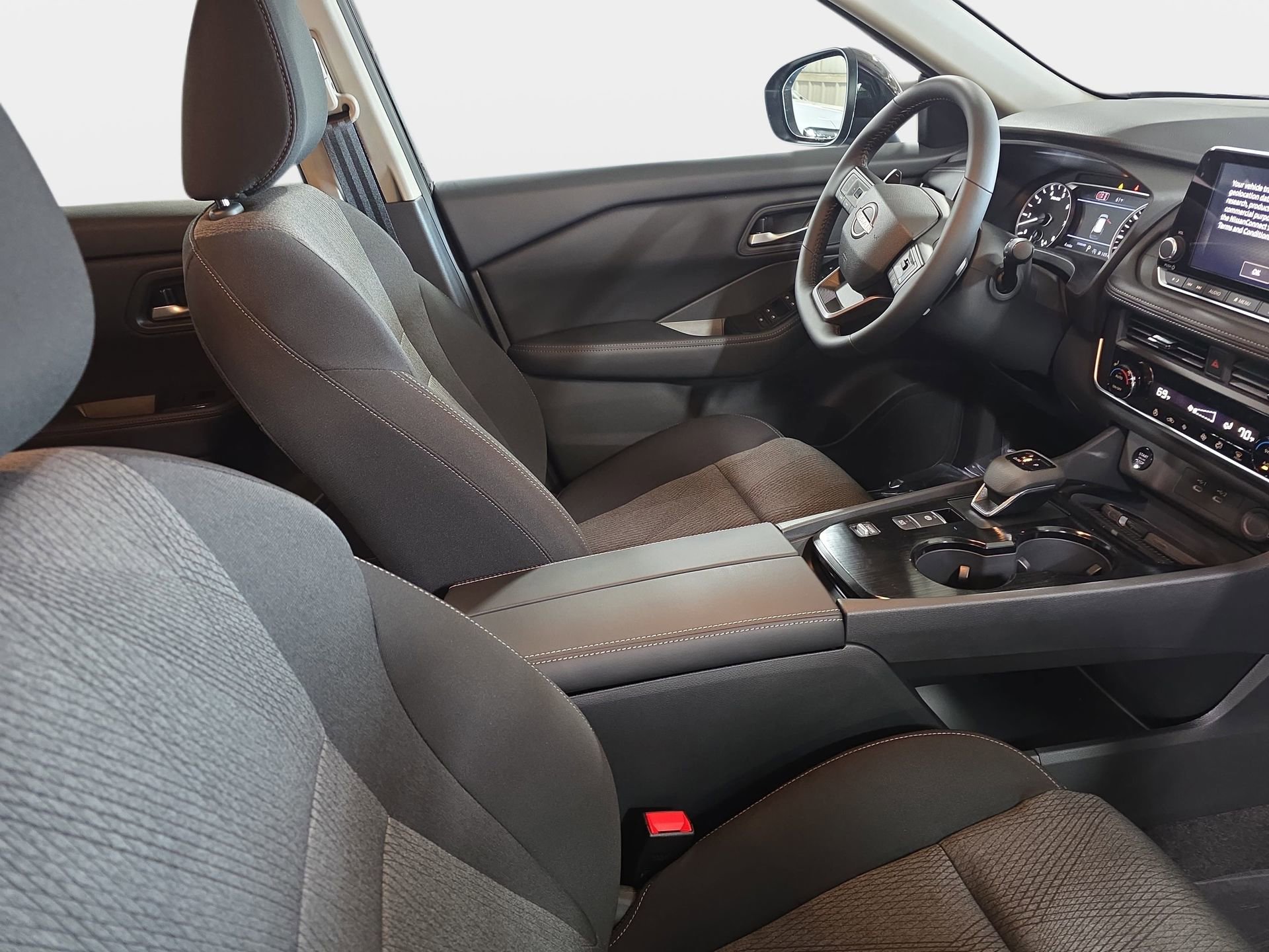 New 2026 Nissan Rogue SV w/ Cold Weather Package FWD image 10