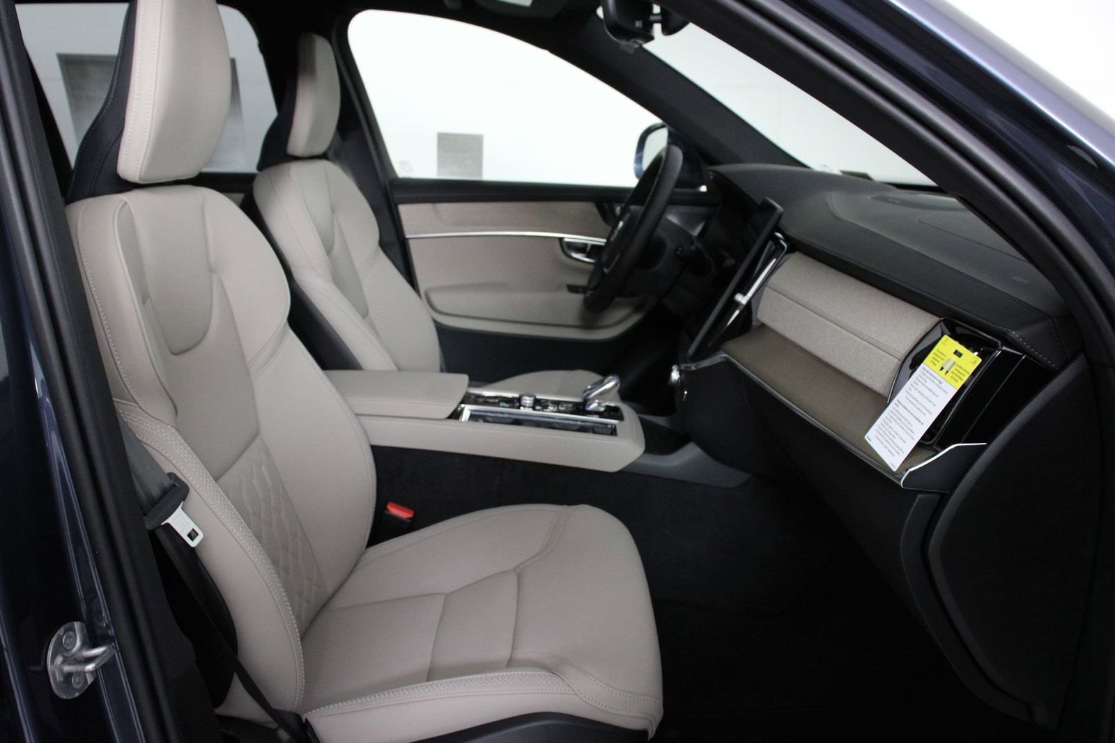 New 2026 Volvo XC90 T8 Plus image 10