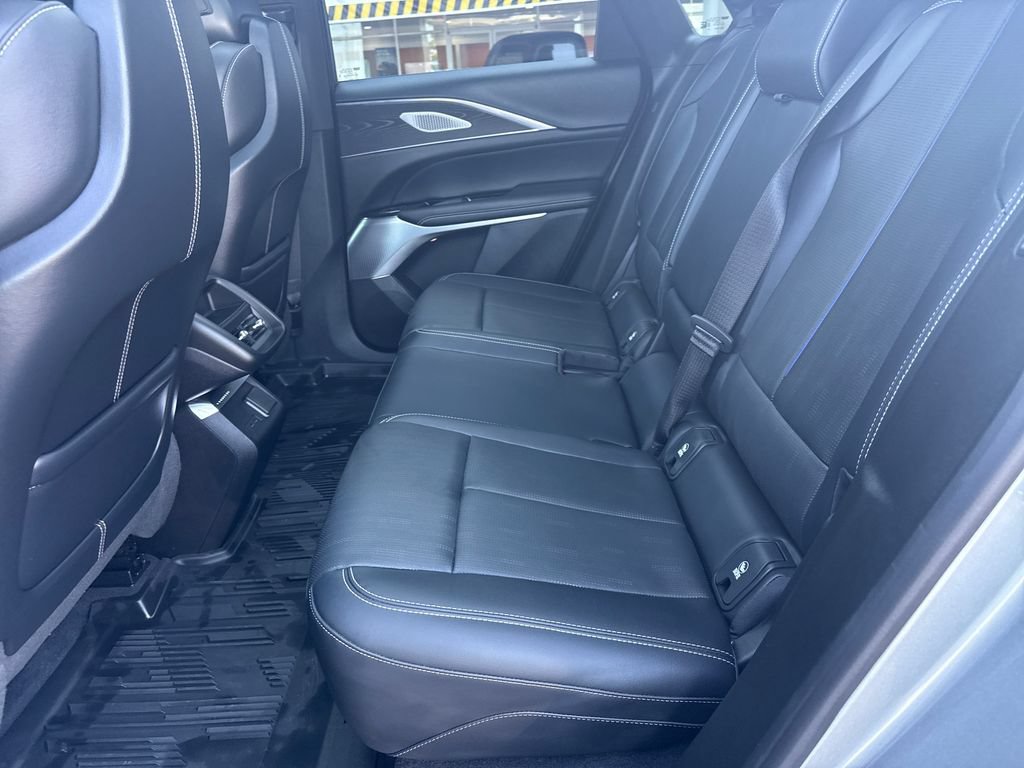 Used 2024 Cadillac Lyriq Sport w/ LPO, Floor Liner Package AWD/4WD image 29
