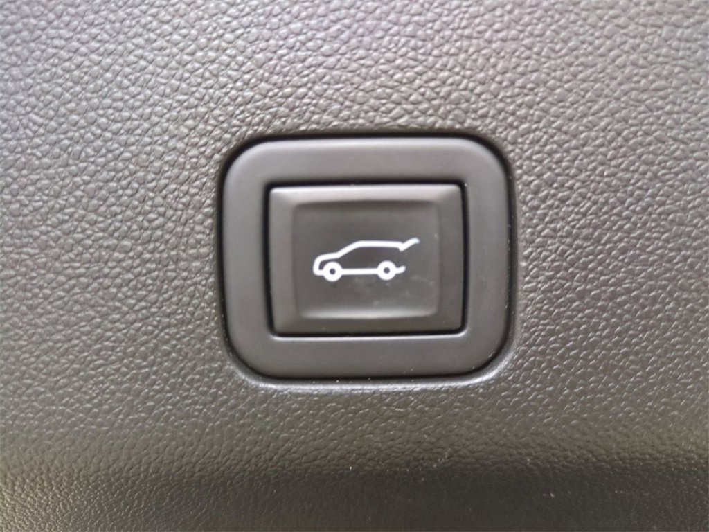 Used 2024 Chevrolet Tahoe LT image 15