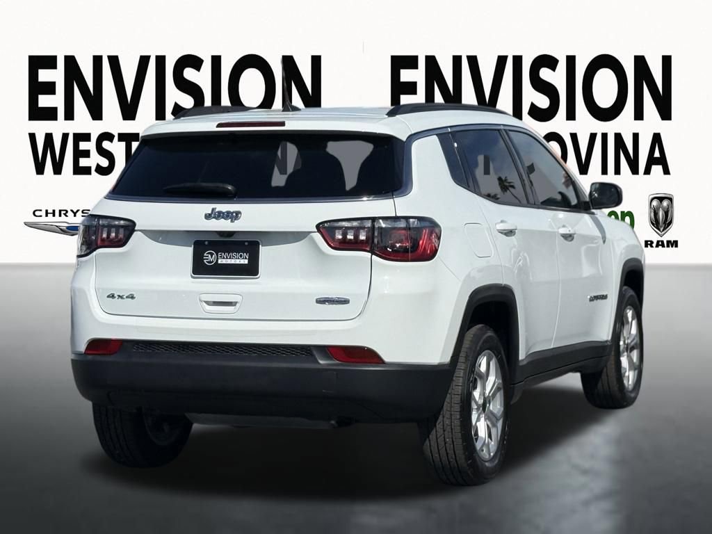 Used 2025 Jeep Compass Latitude image 11