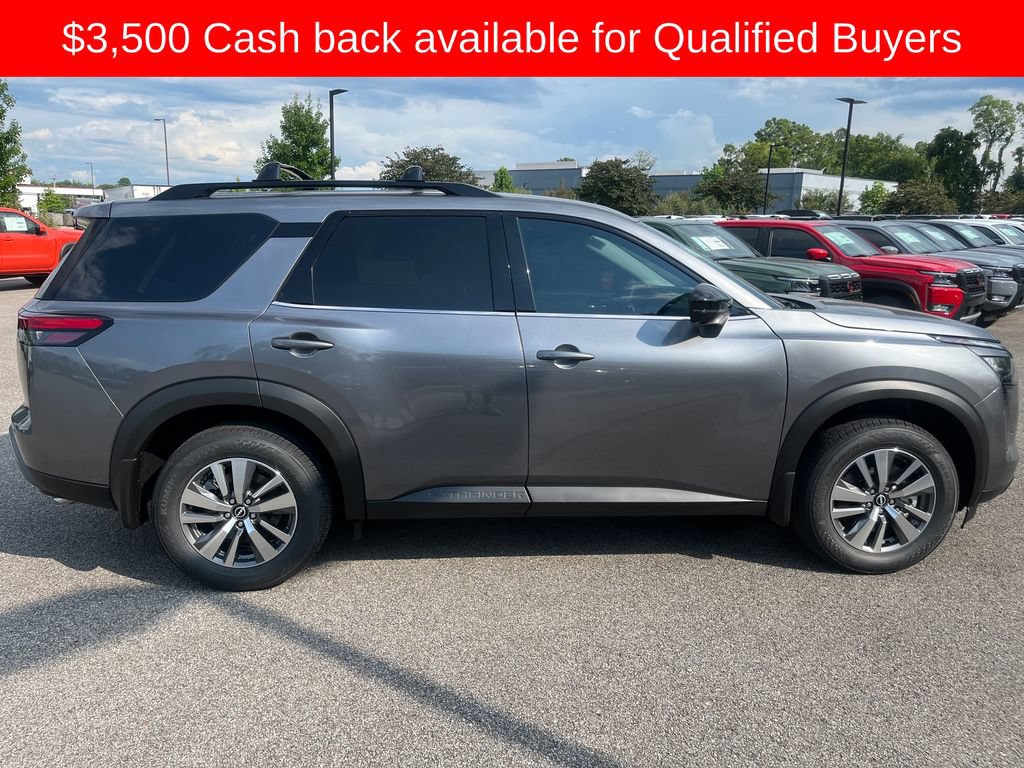 New 2026 Nissan Pathfinder SL FWD image 8