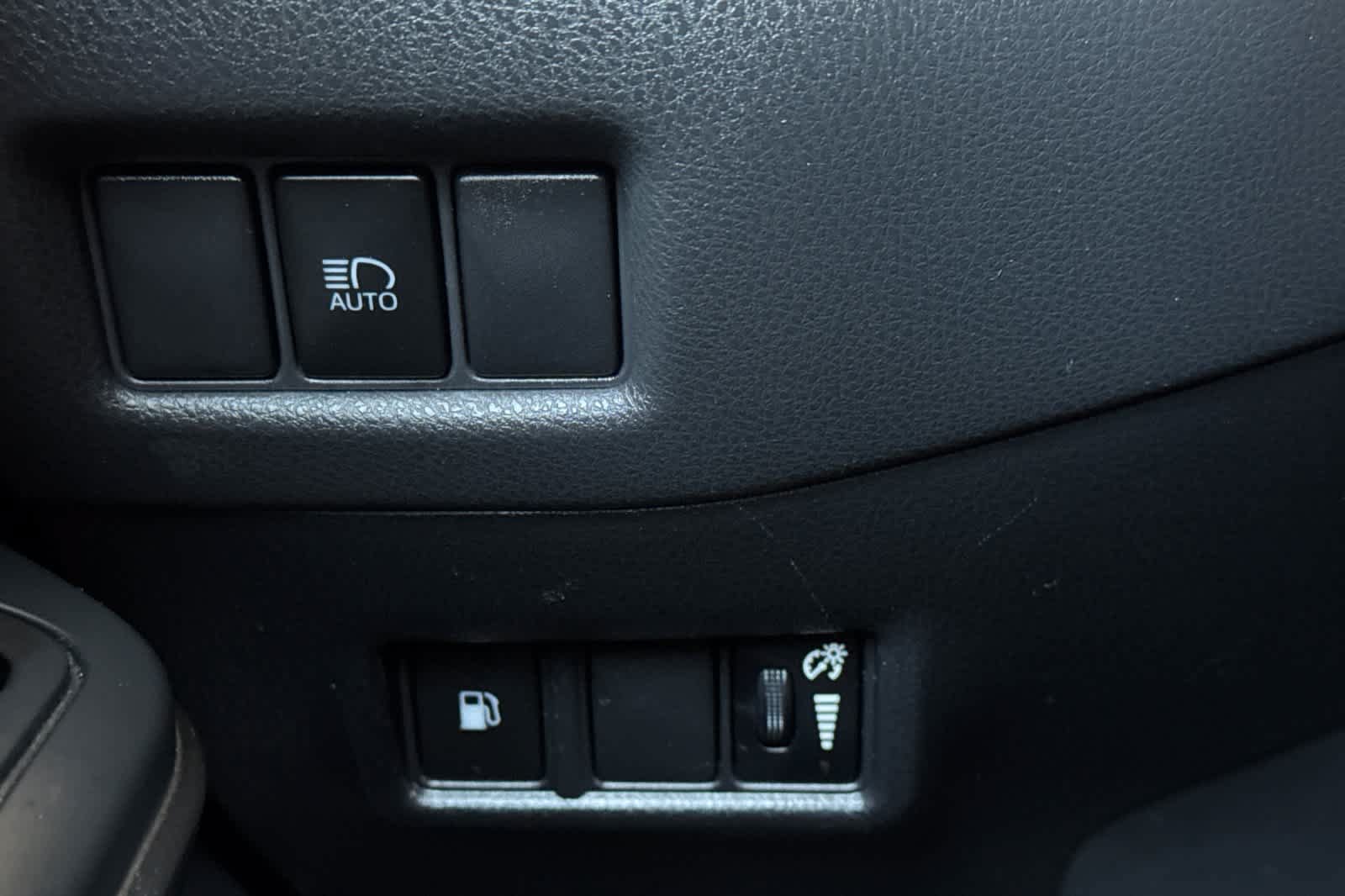 Certified 2020 Toyota C-HR LE FWD image 28