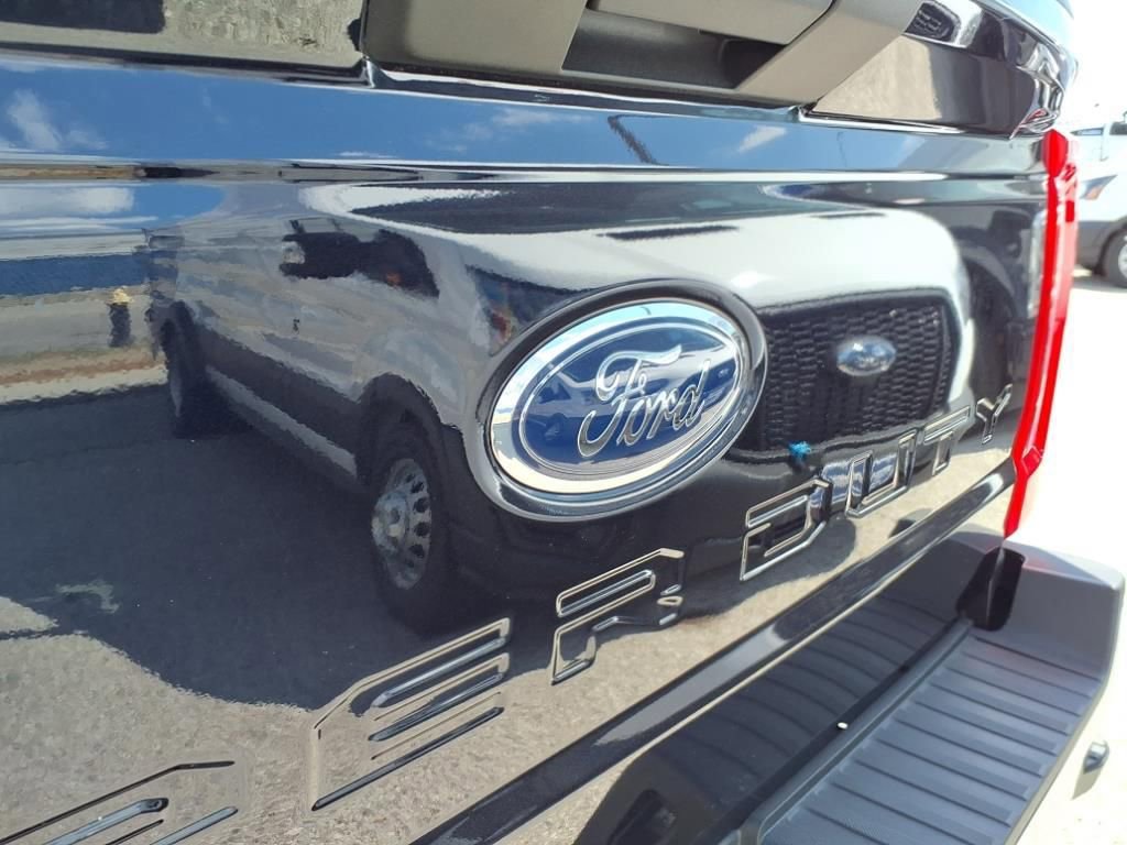 Used 2023 Ford F450 XLT AWD/4WD image 33