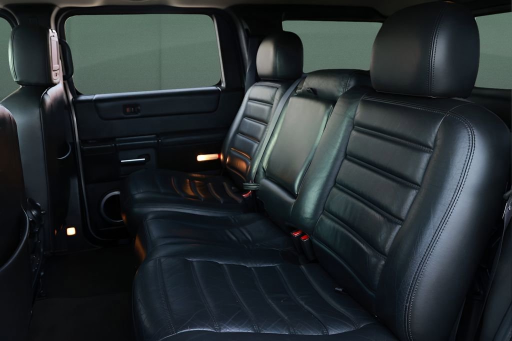 Used 2005 HUMMER H2 w/ Preferred Equipment Group image 12