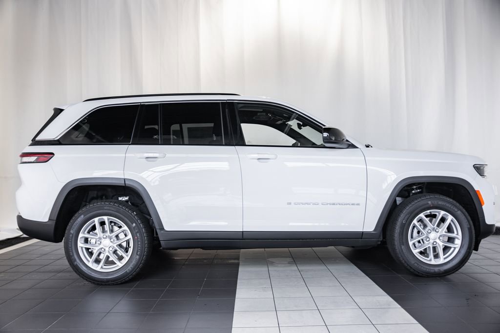New 2025 Jeep Grand Cherokee Laredo X w/ Luxury Tech Group I image 3